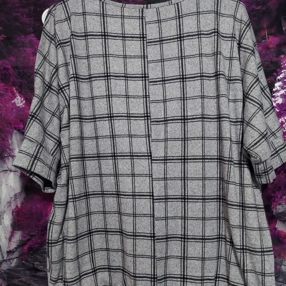 Top - Picture 2 of 5